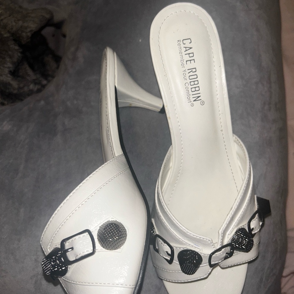 Cape Robbin White Heels with Cat Face Design